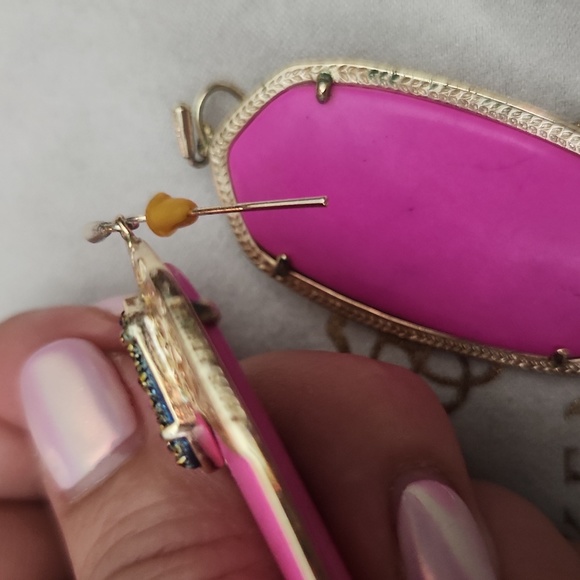 Hard to find DEVA earrings - Picture 5 of 6